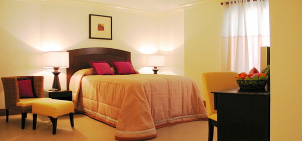 Crown Regency Suites Mactan Room